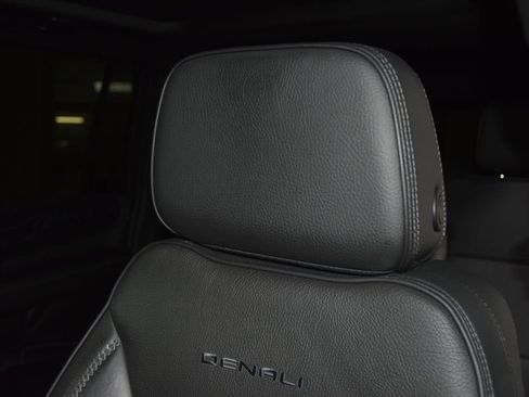Used 2024 GMC Yukon XL Denali AWD/4WD image 43