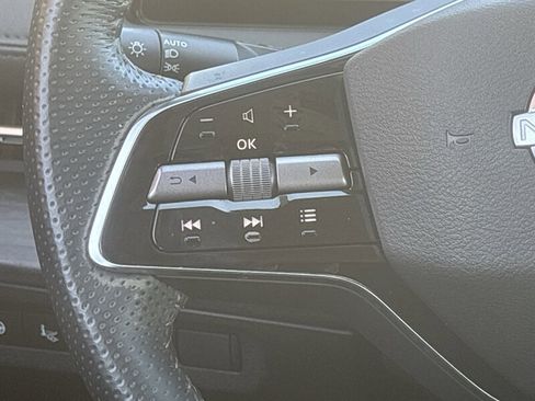 Used 2023 Nissan Ariya AWD image 28