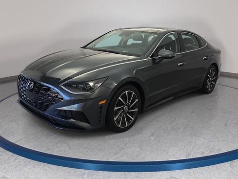 Used 2022 Hyundai Sonata Limited w/ Winter Weather Package FWD image 1