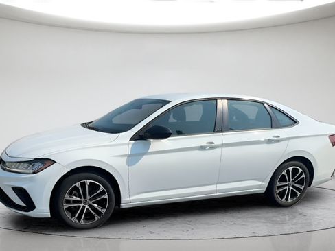 Used 2025 Volkswagen Jetta Sport FWD image 12