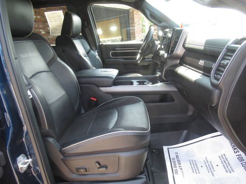 Used 2022 RAM 3500 Laramie AWD/4WD image 8