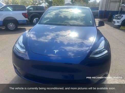 Used 2021 Tesla Model Y Long Range AWD/4WD image 7