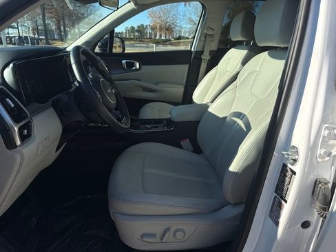 Used 2022 Kia Sorento SX image 13