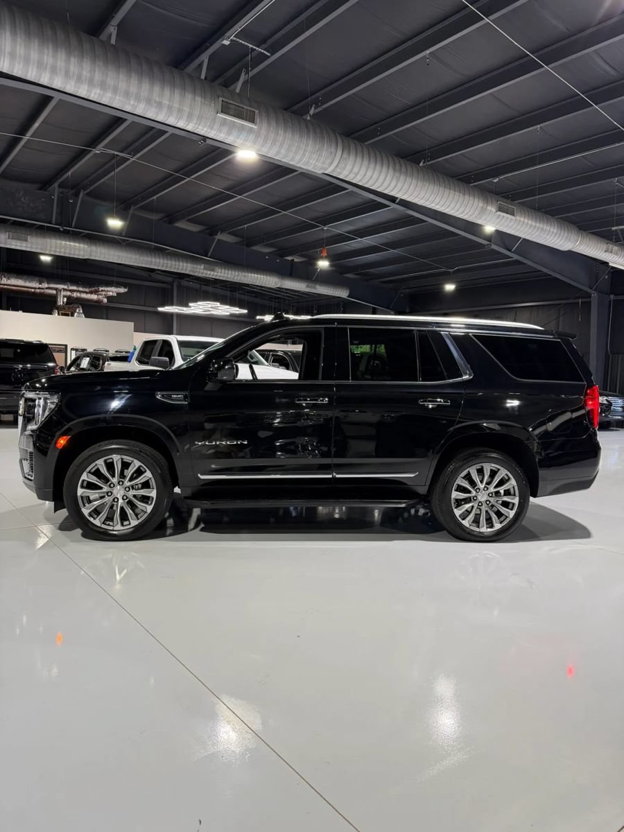 Used 2023 GMC Yukon SLT RWD image 4