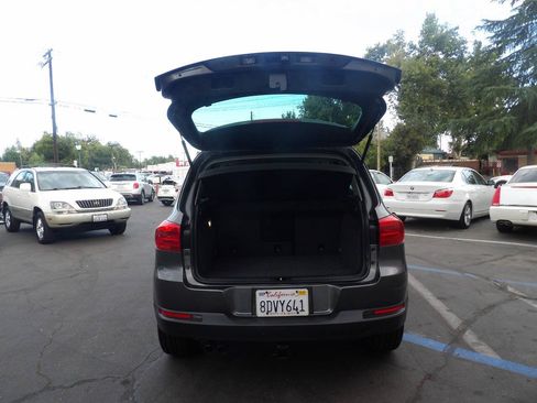 Used 2015 Volkswagen Tiguan SE AWD/4WD image 10