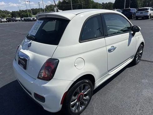Used 2017 FIAT 500 Pop w/ Sport Appearance Package FWD image 6