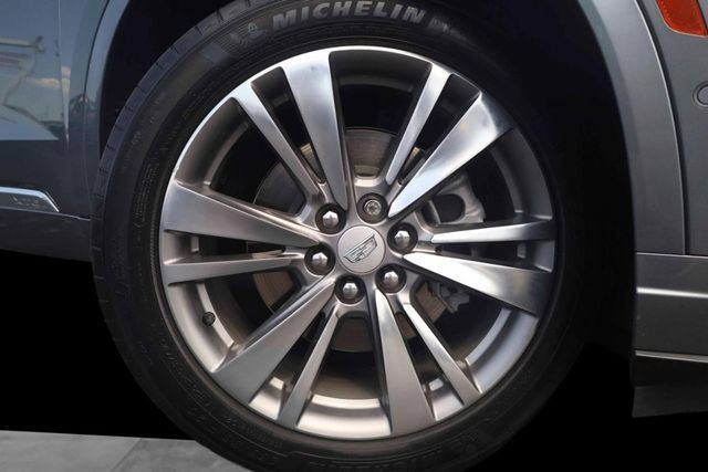 Used 2022 Cadillac XT6 Premium Luxury w/ Technology Package AWD/4WD image 3
