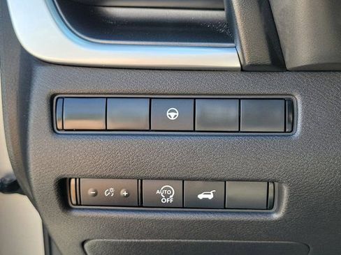 Certified 2024 Nissan Rogue SV FWD image 24