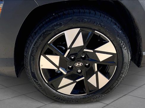 Certified 2025 Hyundai Kona SEL image 11