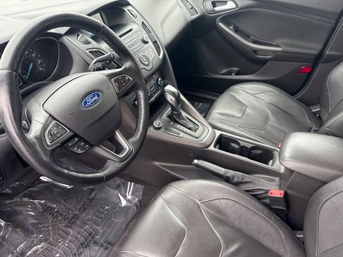 Used 2015 Ford Focus SE w/ Equipment Group 201A image 11