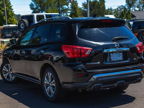 Used 2019 Nissan Pathfinder SL FWD image 5