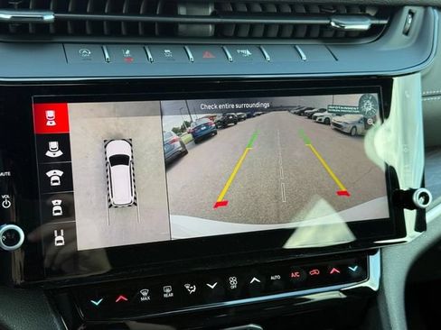 New 2026 Jeep Grand Cherokee L Limited w/ Luxury Tech Group II AWD/4WD image 25