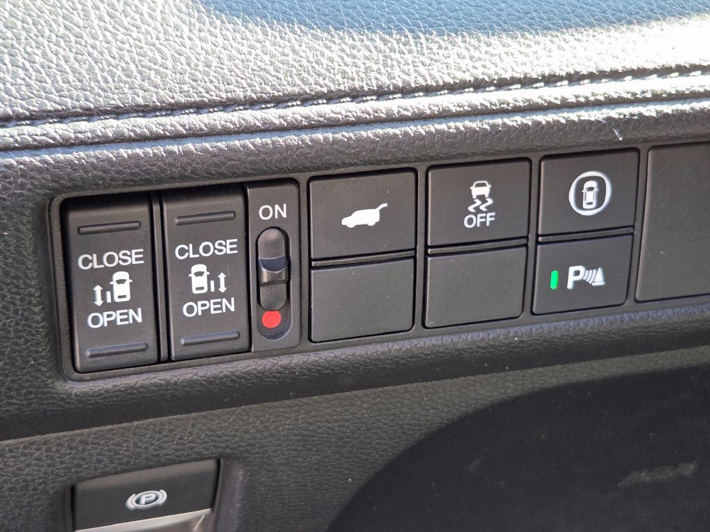 Certified 2024 Honda Odyssey Touring image 12