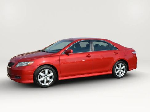 Used 2009 Toyota Camry XLE image 2