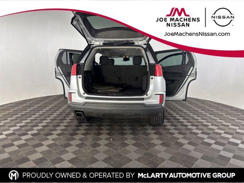 Used 2017 GMC Terrain SLE image 15