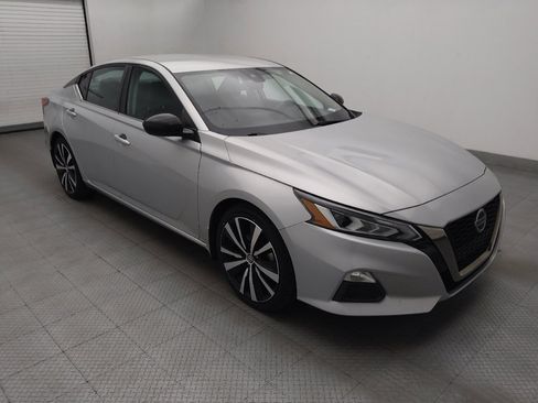 Used 2021 Nissan Altima 2.5 SR FWD image 11