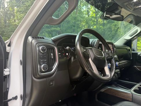 Used 2022 GMC Sierra 2500 Denali AWD/4WD image 17