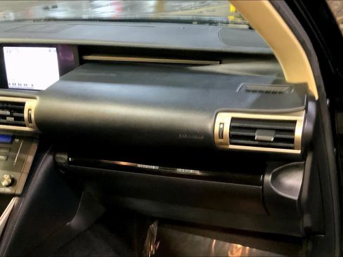 Used 2016 Lexus IS 300 AWD image 18