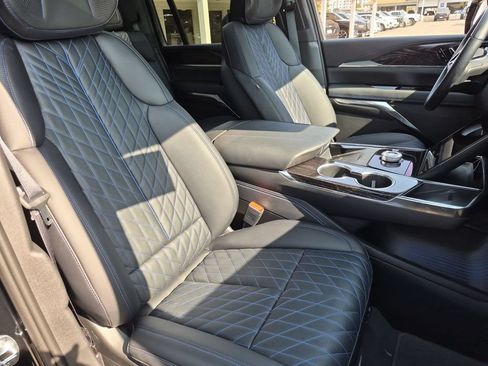 Used 2026 Cadillac Escalade IQL Sport 1 AWD/4WD image 21