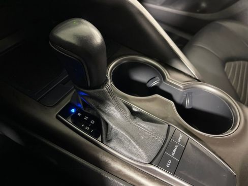 Certified 2022 Toyota Camry SE w/ Convenience Package image 22