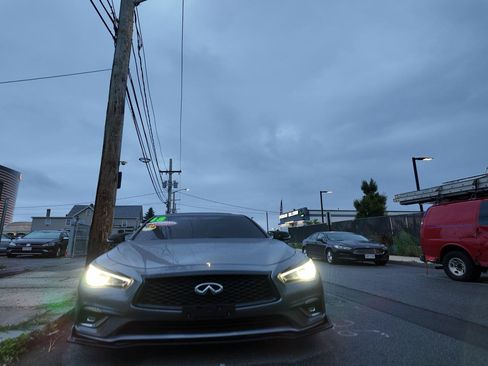Used 2018 INFINITI Q50 Luxe w/ Essential Package (3.0T Luxe) AWD/4WD image 6