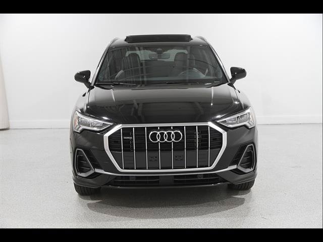 Used 2024 Audi Q3 2.0T Premium AWD/4WD image 2