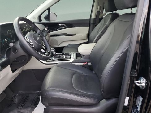 Used 2024 Kia Carnival SX Prestige image 19