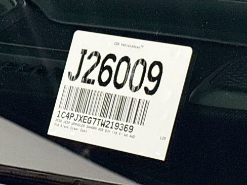 New 2026 Jeep Wrangler Unlimited Sahara AWD/4WD image 25