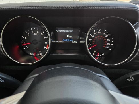 Used 2019 Ford Mustang Shelby GT350 w/ Technology Package image 32