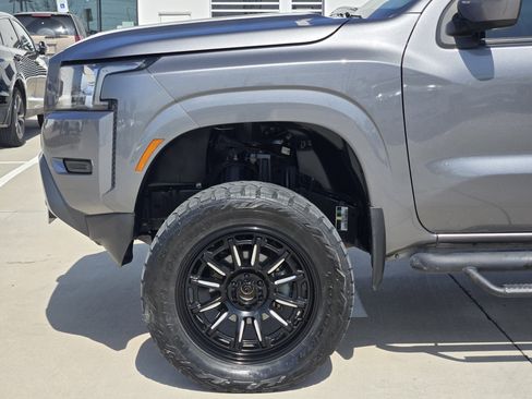 Used 2022 Nissan Frontier SV w/ Technology Package image 6