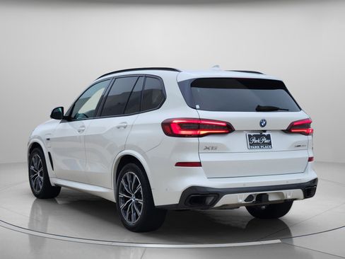Used 2023 BMW X5 xDrive45e w/ Executive Package AWD/4WD image 3