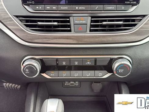 Used 2025 Nissan Altima 2.5 SV FWD image 23
