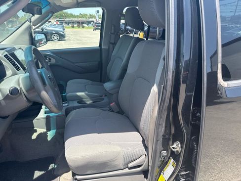 Used 2010 Nissan Frontier SE RWD image 9