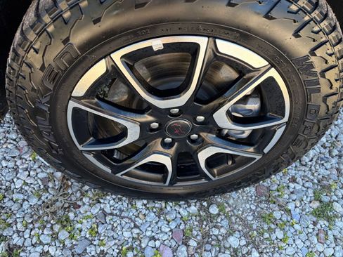 Used 2025 Jeep Compass Trailhawk AWD/4WD image 30