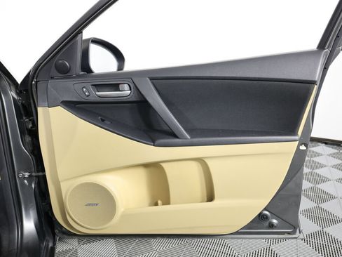 Used 2011 MAZDA MAZDA3 i Touring image 25