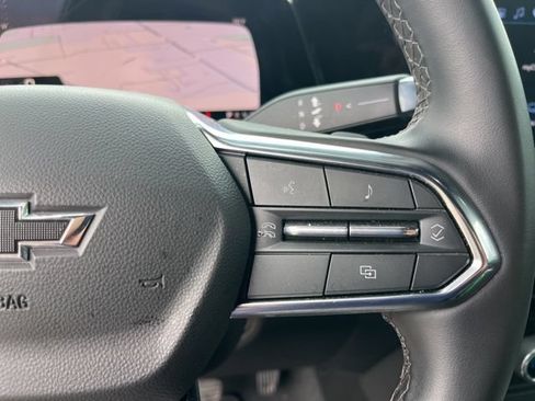 Used 2025 Chevrolet Suburban Z71 AWD/4WD image 21