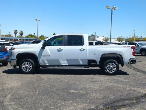 Used 2025 Chevrolet Silverado 2500 LT w/ Convenience Package AWD/4WD image 5