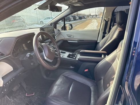 Used 2021 Toyota Sienna Platinum image 14