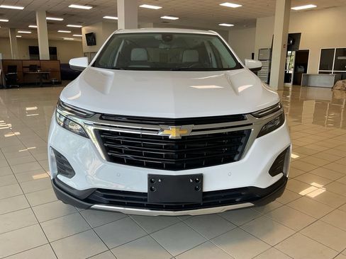 Used 2024 Chevrolet Equinox LT AWD/4WD image 2