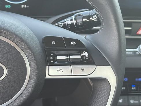 New 2026 Hyundai Elantra Limited FWD image 27