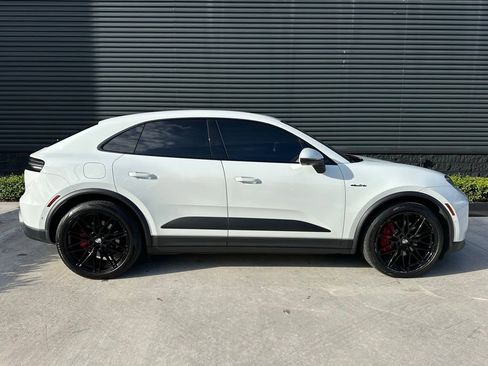 Used 2025 Porsche Macan 4S Electric image 10