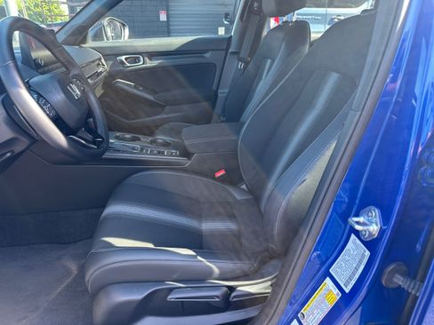 Used 2023 Honda Civic Sport image 9