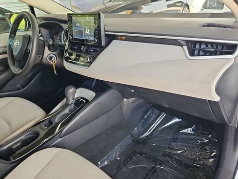 Used 2022 Toyota Corolla LE FWD image 27