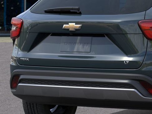 New 2026 Chevrolet Trax LT w/ Driver Confidence Package FWD image 14