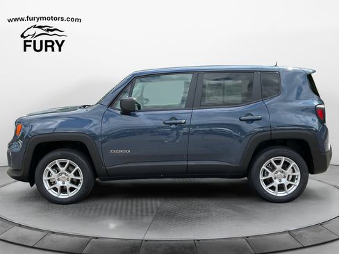 Used 2023 Jeep Renegade Latitude AWD/4WD image 6