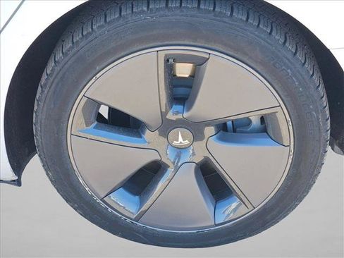 Used 2021 Tesla Model 3 Standard Range Plus RWD image 14