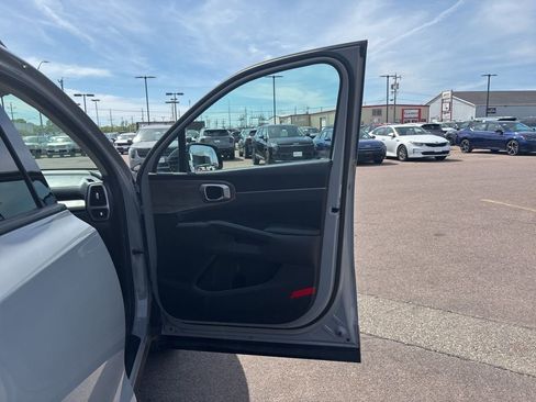 Used 2023 Kia Sorento S w/ Panoramic Sunroof Package AWD/4WD image 34