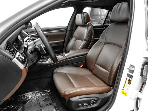 Used 2014 BMW 550i Sedan RWD image 25