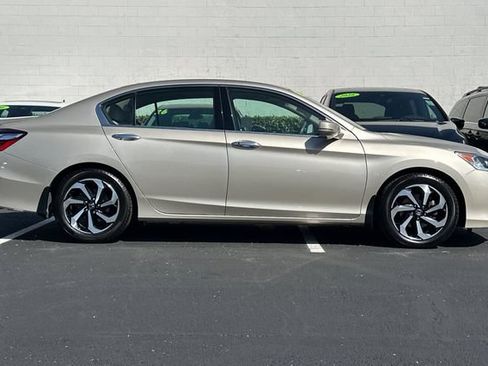 Used 2017 Honda Accord EX-L image 3
