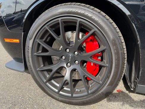 Used 2015 Dodge Challenger SRT Hellcat image 29